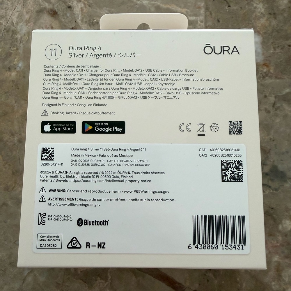 Oura Ring 4 in Elegant Silver - Picture 2 of 4